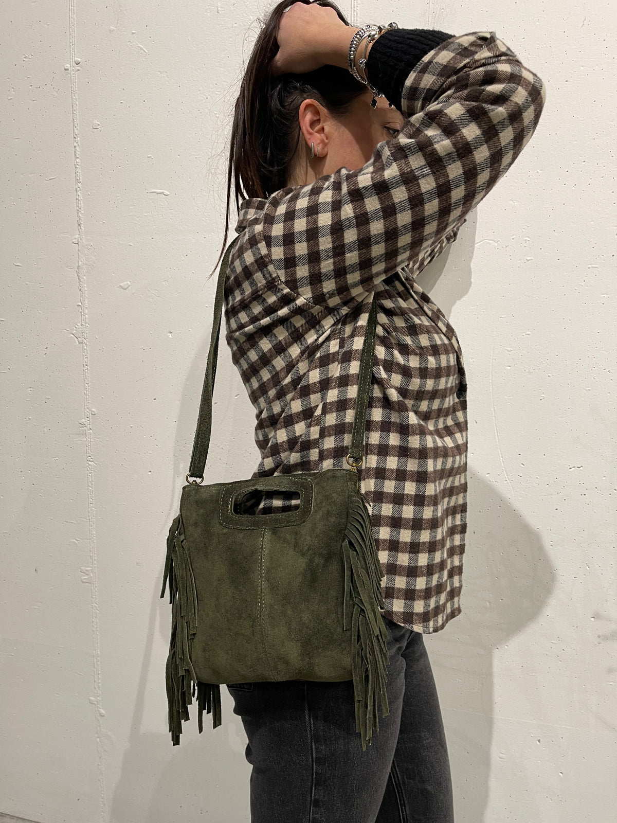 Borsa scamosciata con frange