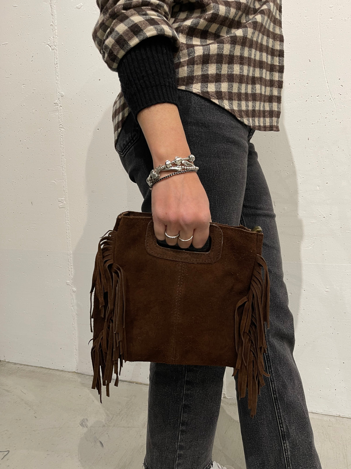 Borsa scamosciata con frange