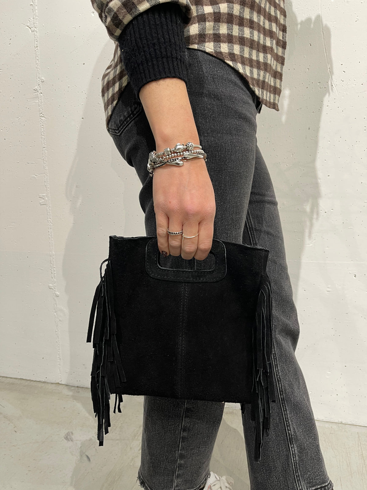 Borsa scamosciata con frange