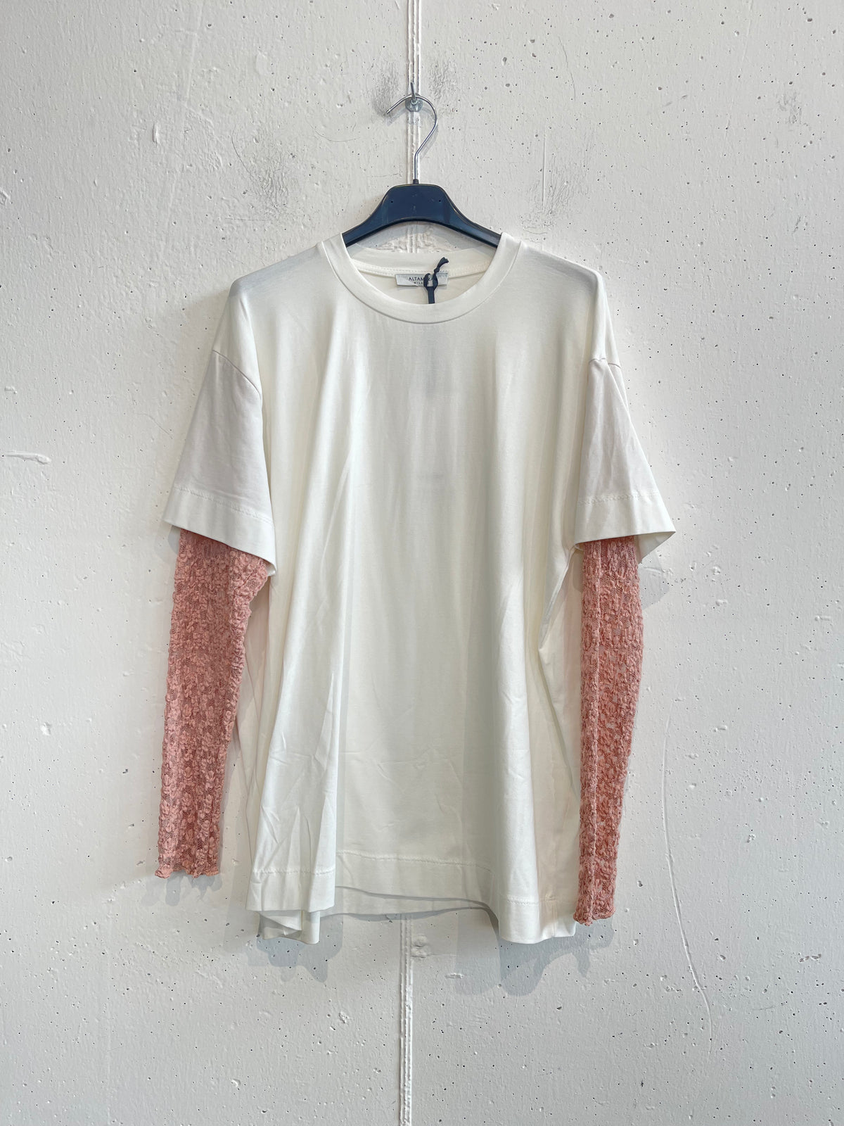 T-shirt con manica di pizzo