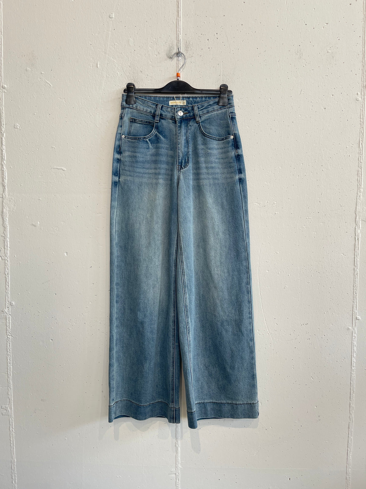 Jeans con risvolto cucito