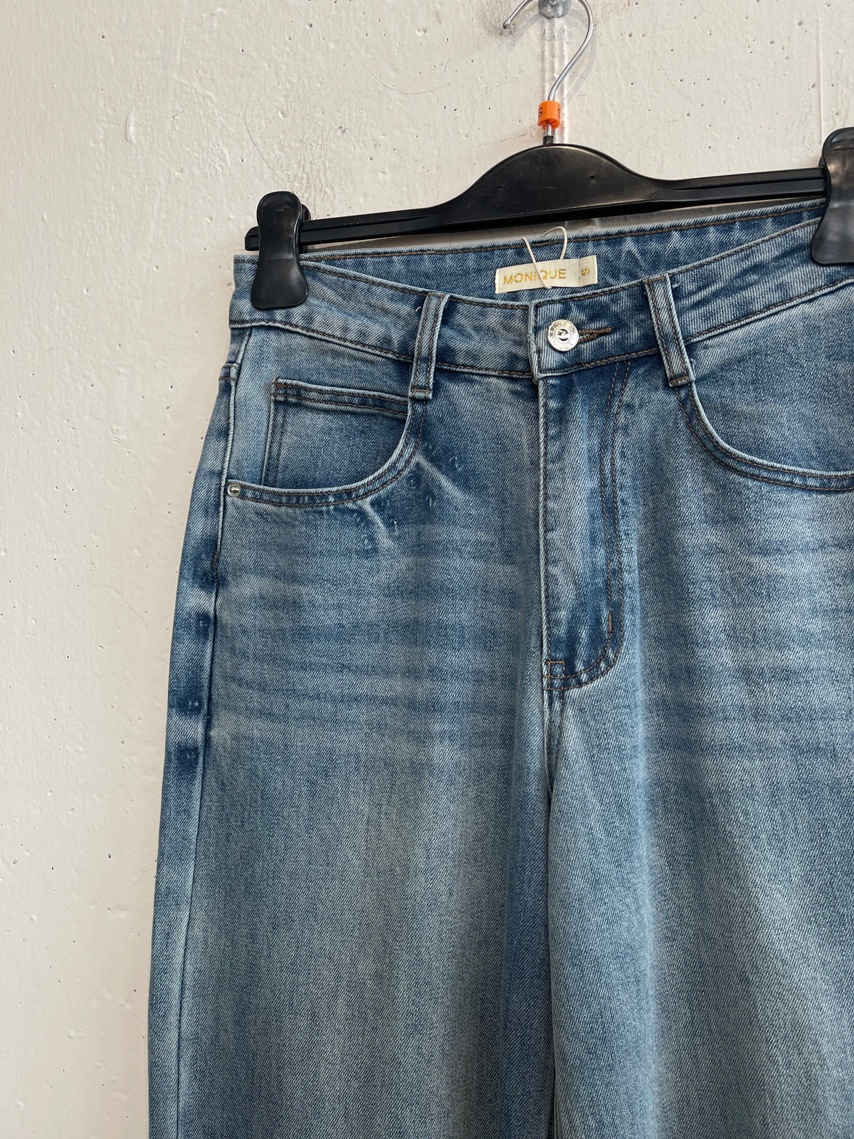 Jeans con risvolto cucito