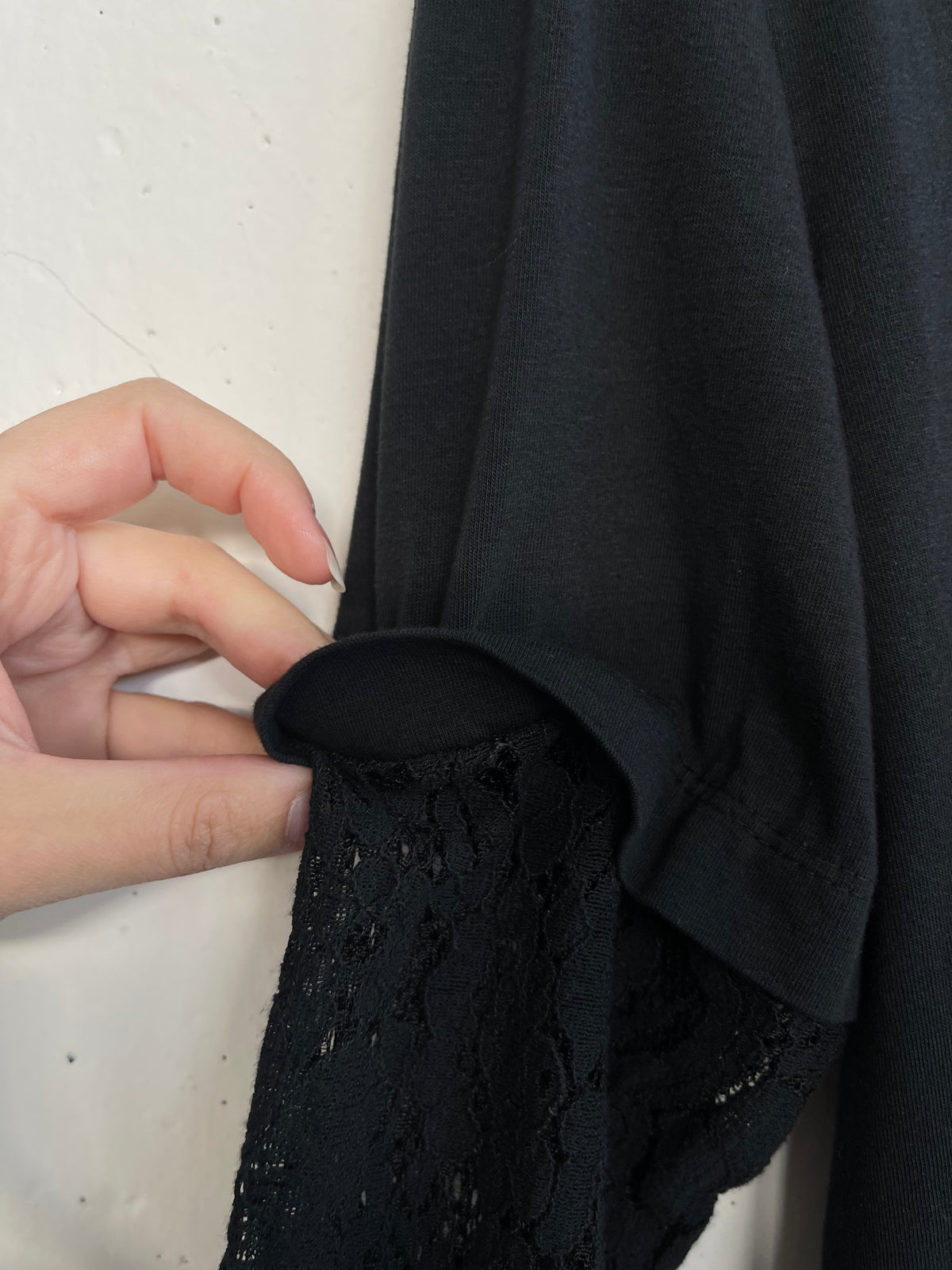 T-shirt manica in pizzo slim